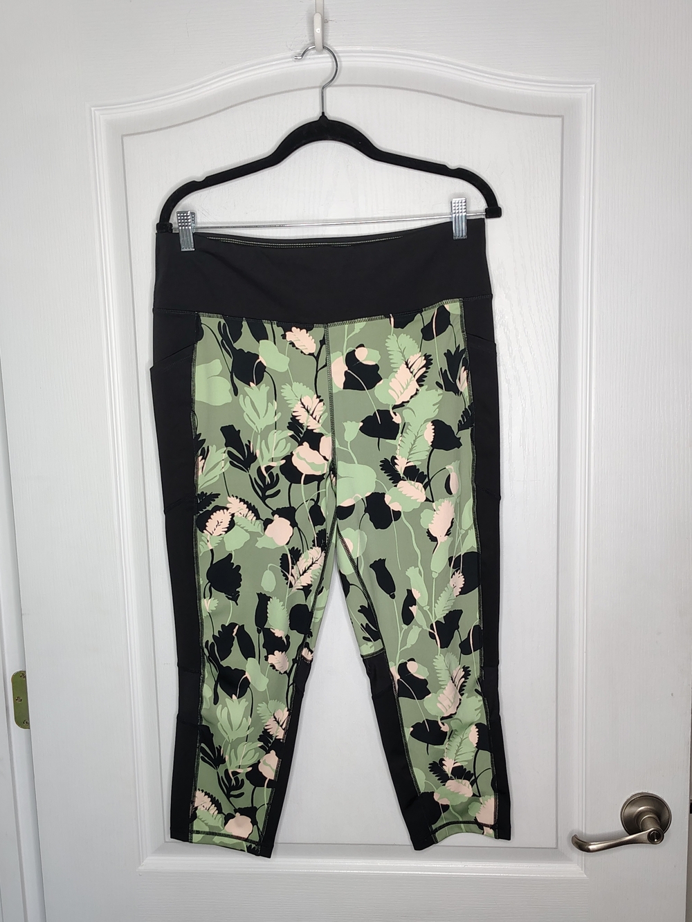 LuLaRoe Rise Green Floral High-Waist Leggings with Black Side Panels